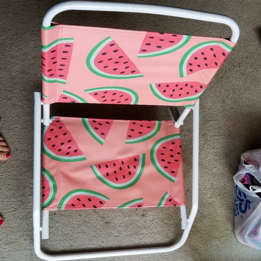 🍉 Cute folding chairs